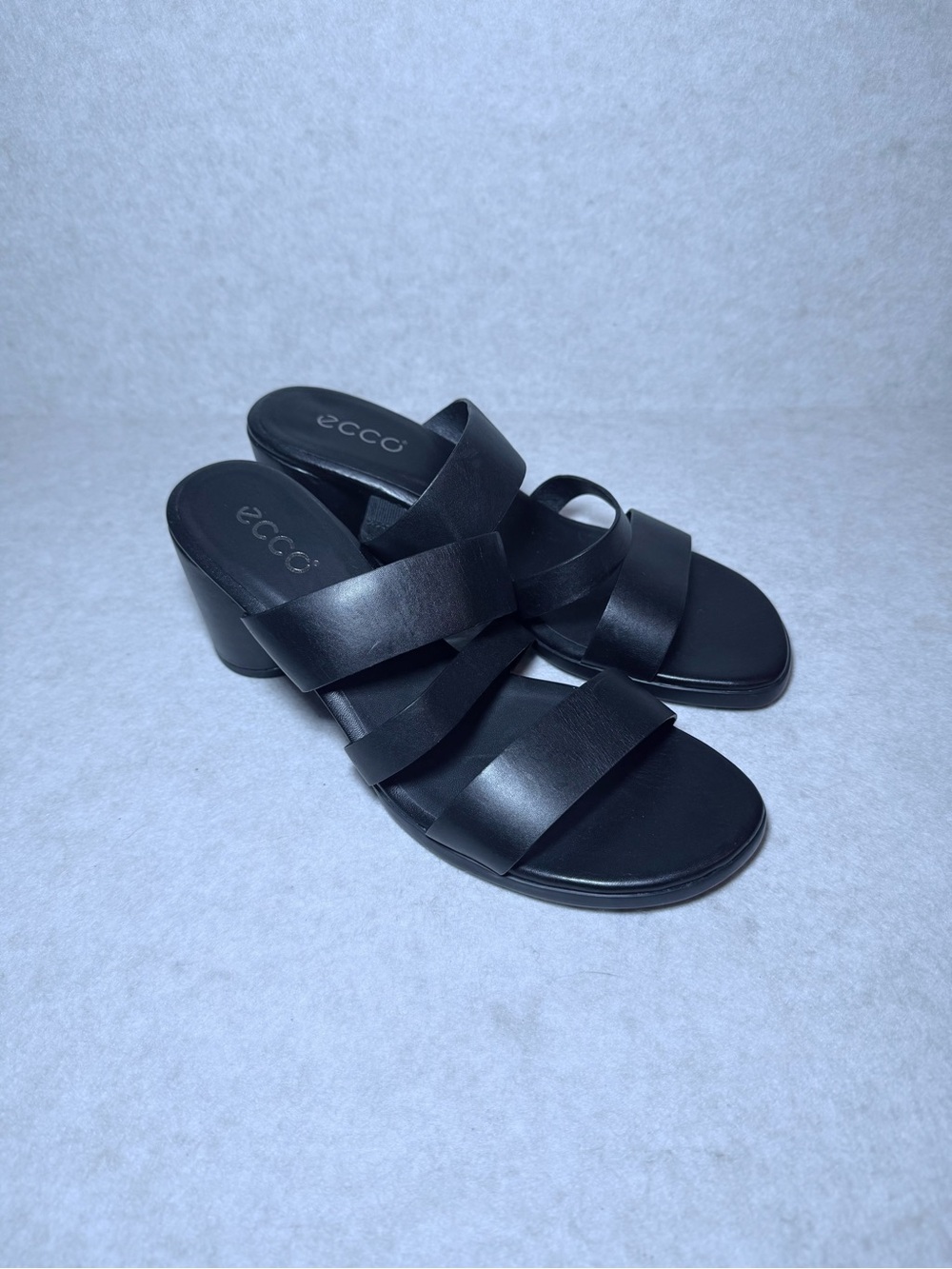 ECCO Black Leather Shape 65 Block
Heel Strappy Sandal Heels Size US 8/8.5